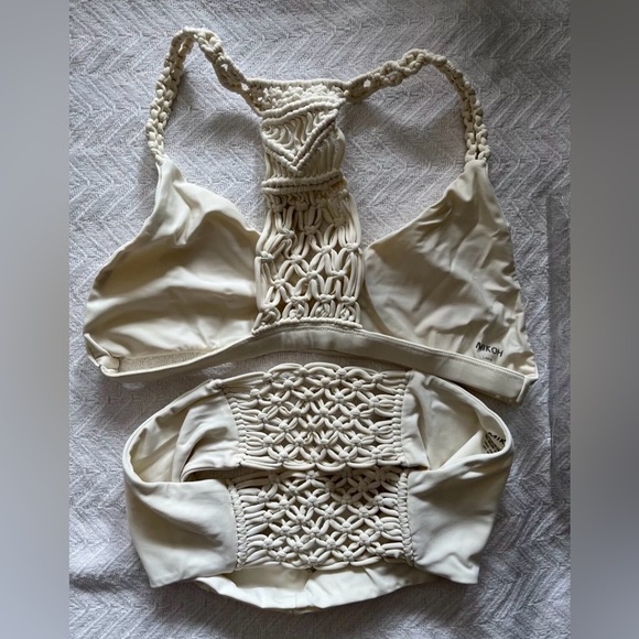 MIKOH

NWOT | Floripa Top (L) & Tamarindo Bottom Bikini (M)

Bone Edition - Picture 3 of 7